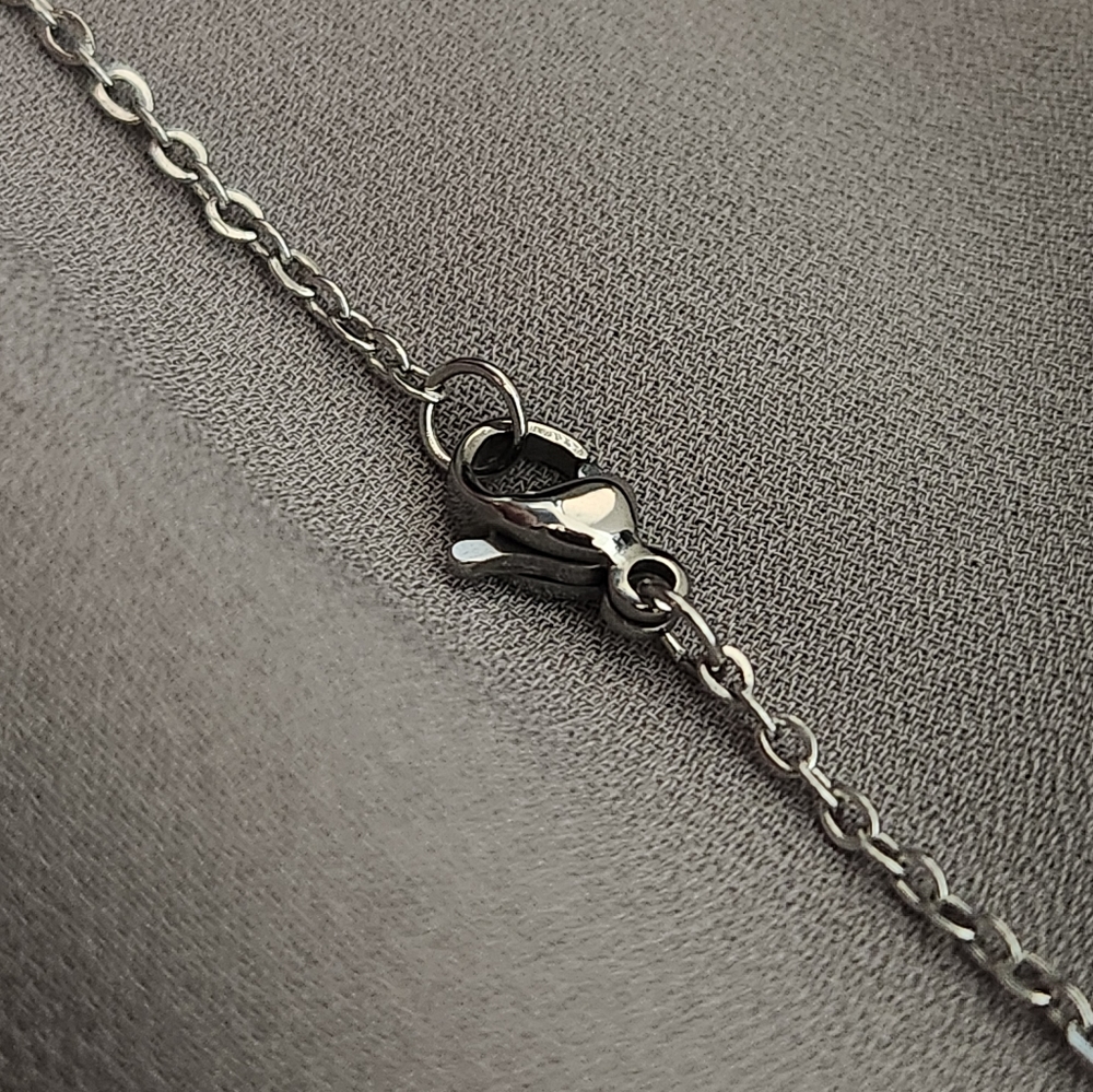 Classic Hollow Round Pendant Necklace - Picture 3 of 3
